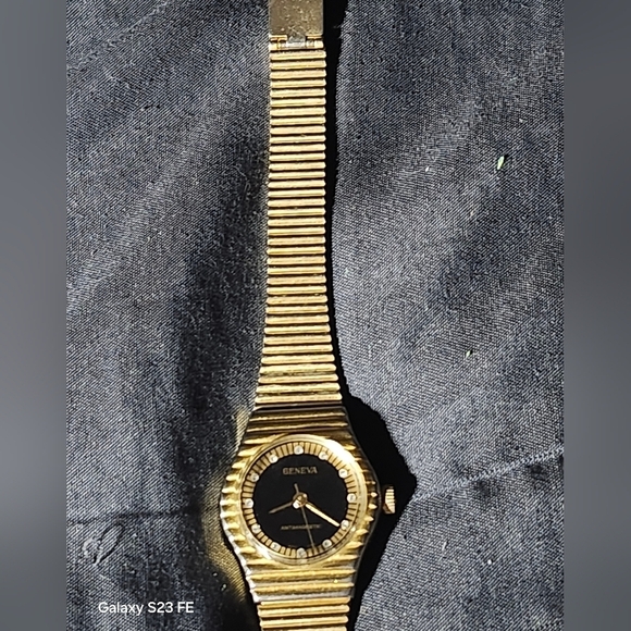 Vintage 50s or 60s Geneva Antimagnetic Ladies Watch - Picture 7 of 11